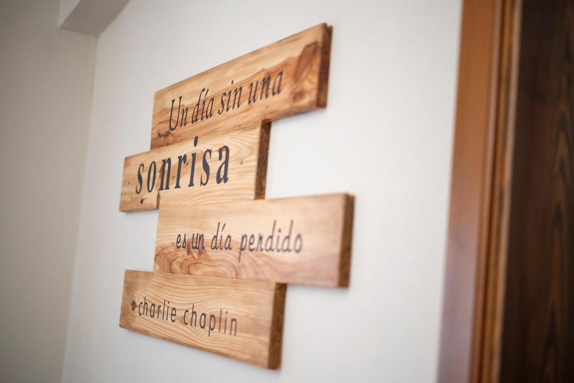 Apiedesierra - Caserio Del Colmenar Huetor Santillan Bilik gambar